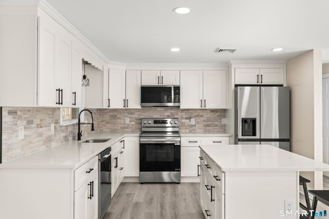 30 Patricia Court, Ledyard, CT 06335