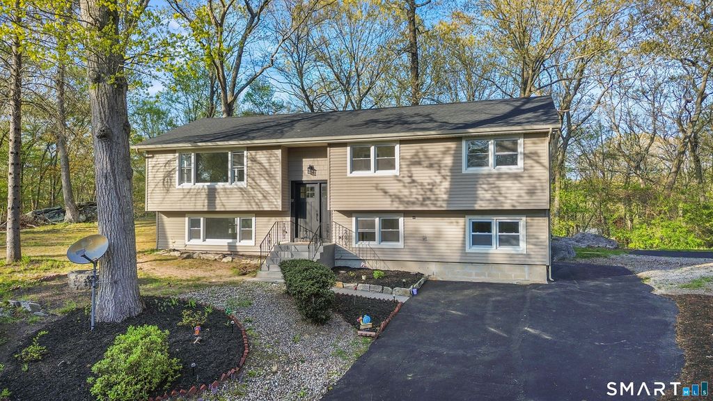 30 Patricia Court, Ledyard, CT 06335