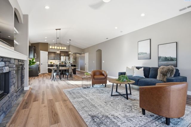 2624 Eaglewatch Loop, Richland, WA 99354