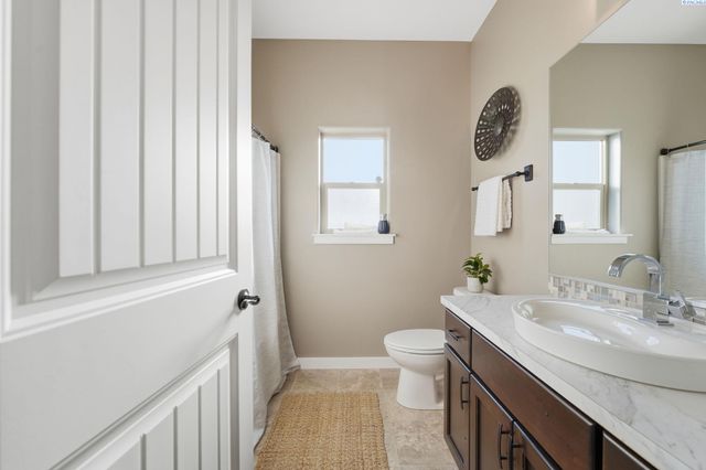 2624 Eaglewatch Loop, Richland, WA 99354