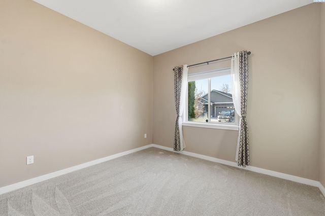 2624 Eaglewatch Loop, Richland, WA 99354