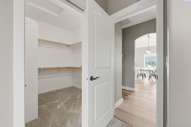 2624 Eaglewatch Loop, Richland, WA 99354