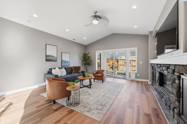 2624 Eaglewatch Loop, Richland, WA 99354