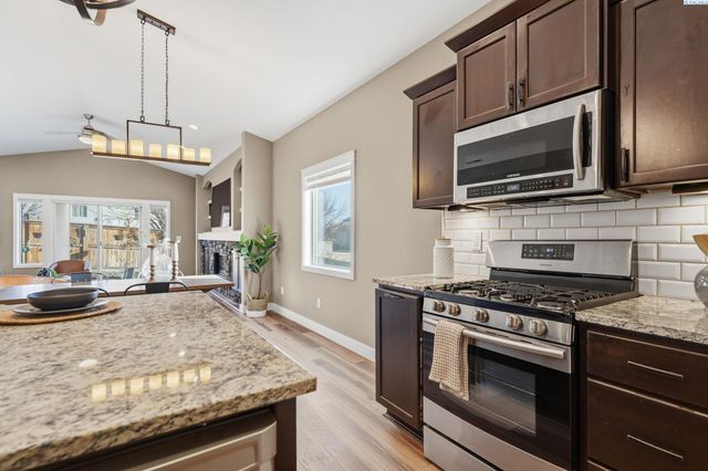 2624 Eaglewatch Loop, Richland, WA 99354