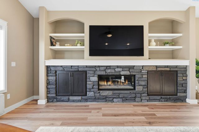 2624 Eaglewatch Loop, Richland, WA 99354