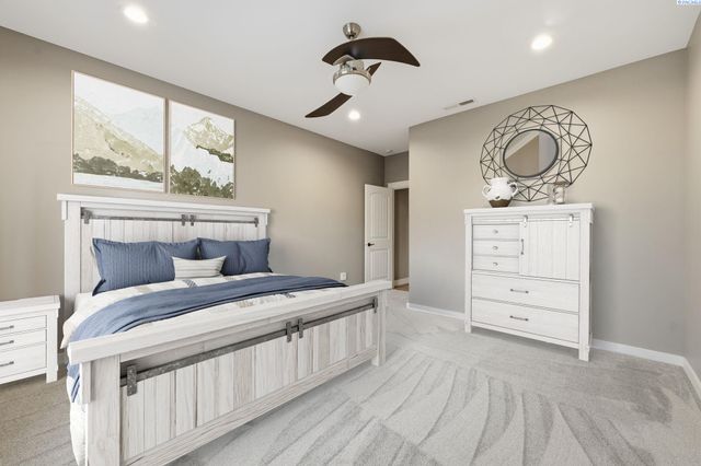 2624 Eaglewatch Loop, Richland, WA 99354