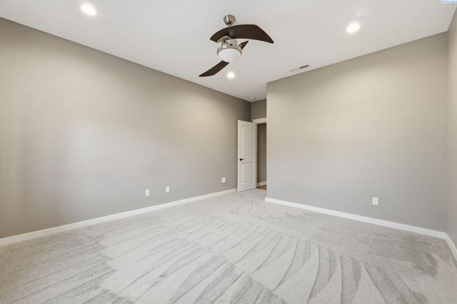 2624 Eaglewatch Loop, Richland, WA 99354