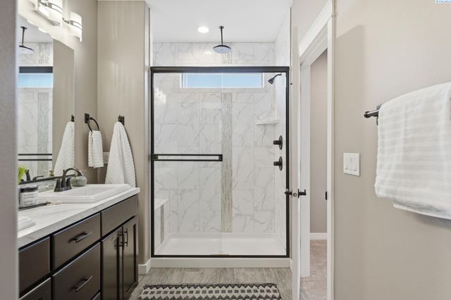 2624 Eaglewatch Loop, Richland, WA 99354