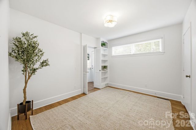 4500 Woodlark Lane, Charlotte, NC 28211