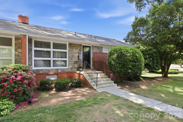 4500 Woodlark Lane, Charlotte, NC 28211