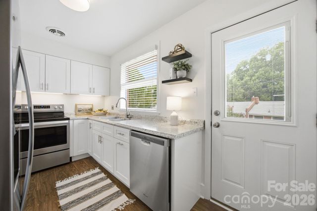4500 Woodlark Lane, Charlotte, NC 28211