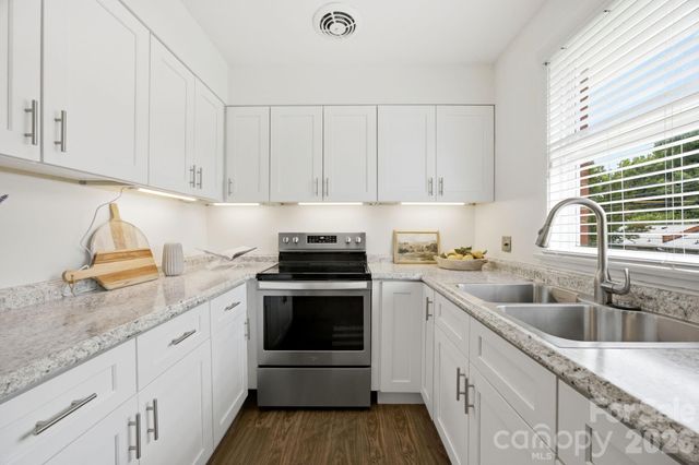 4500 Woodlark Lane, Charlotte, NC 28211