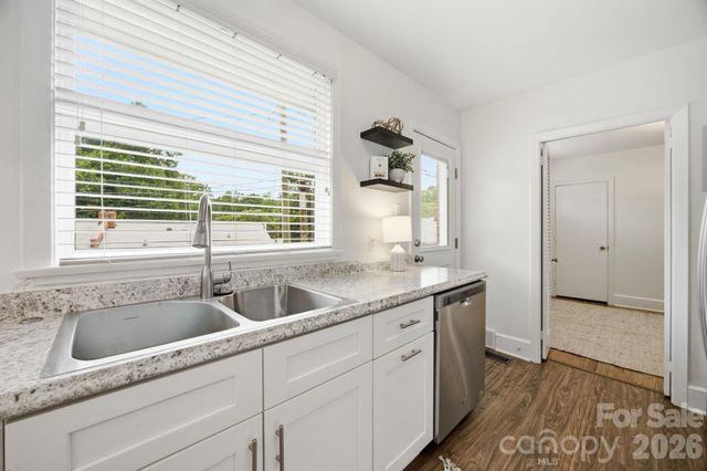 4500 Woodlark Lane, Charlotte, NC 28211