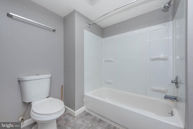 2110 E HOFFMAN ST, Baltimore, MD 21213