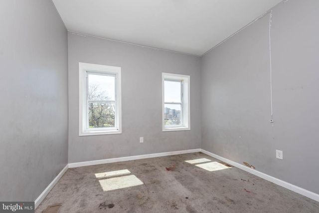 2110 E HOFFMAN ST, Baltimore, MD 21213