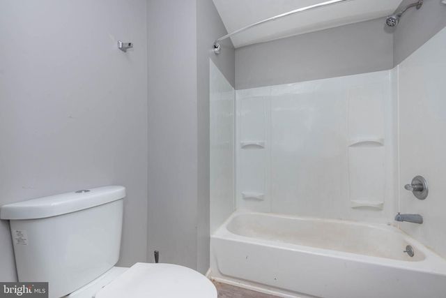 2110 E HOFFMAN ST, Baltimore, MD 21213