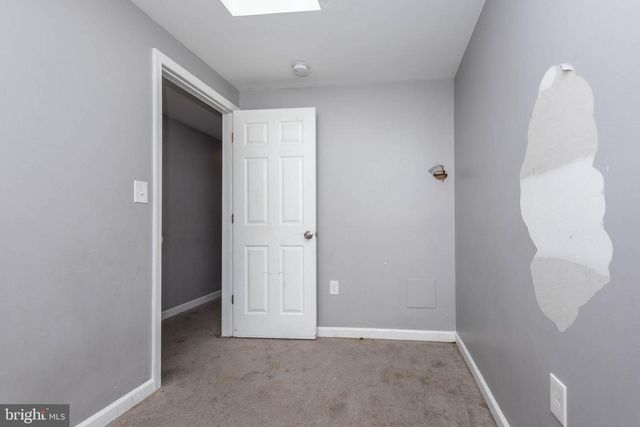 2110 E HOFFMAN ST, Baltimore, MD 21213