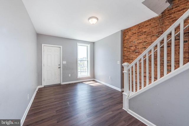 2110 E HOFFMAN ST, Baltimore, MD 21213