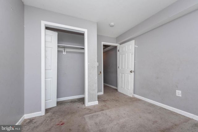 2110 E HOFFMAN ST, Baltimore, MD 21213