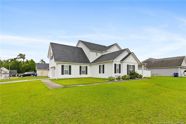 118 Newport Court, Raeford, NC 28376