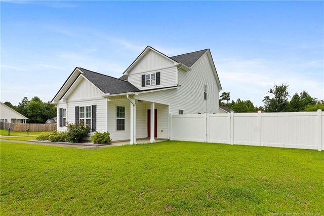 118 Newport Court, Raeford, NC 28376