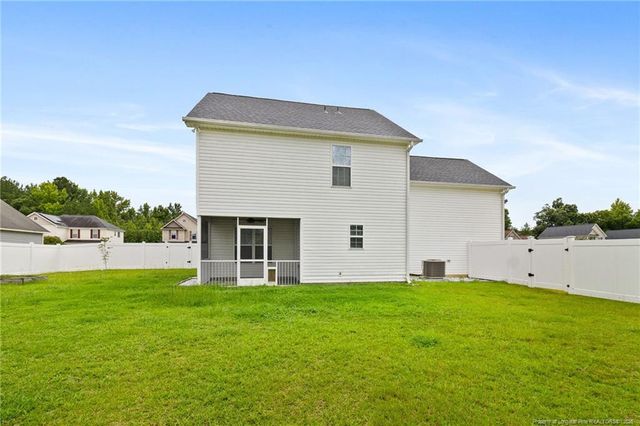 118 Newport Court, Raeford, NC 28376