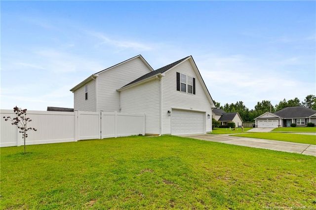 118 Newport Court, Raeford, NC 28376