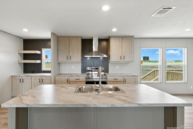 2553 FM 1332, Jourdanton, TX 78026