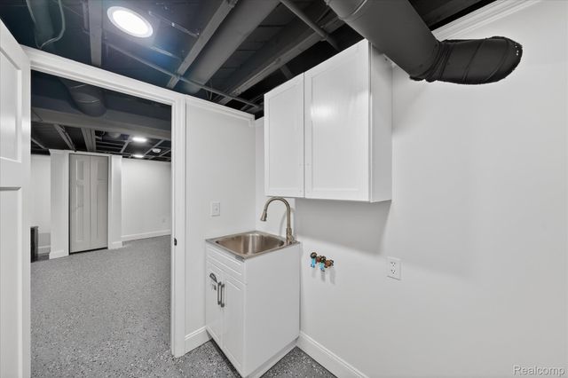 12819 Pembroke Avenue, Detroit, MI 48235