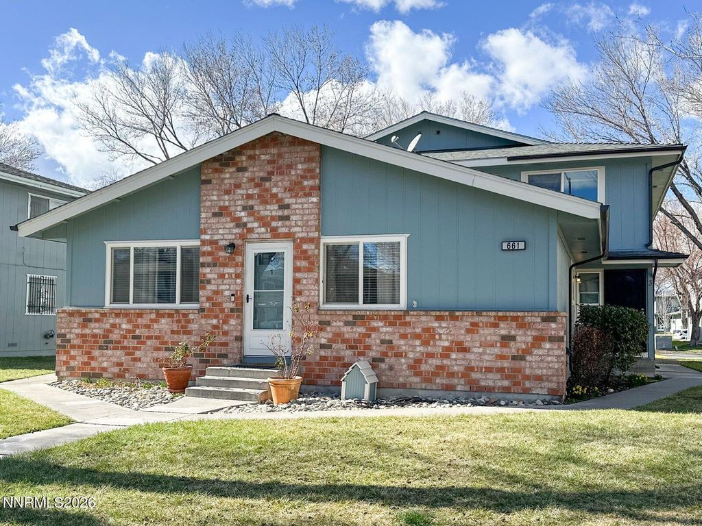 Image 1 of property listing at 661 Oakwood Drive APT 3, Sparks, NV 89431