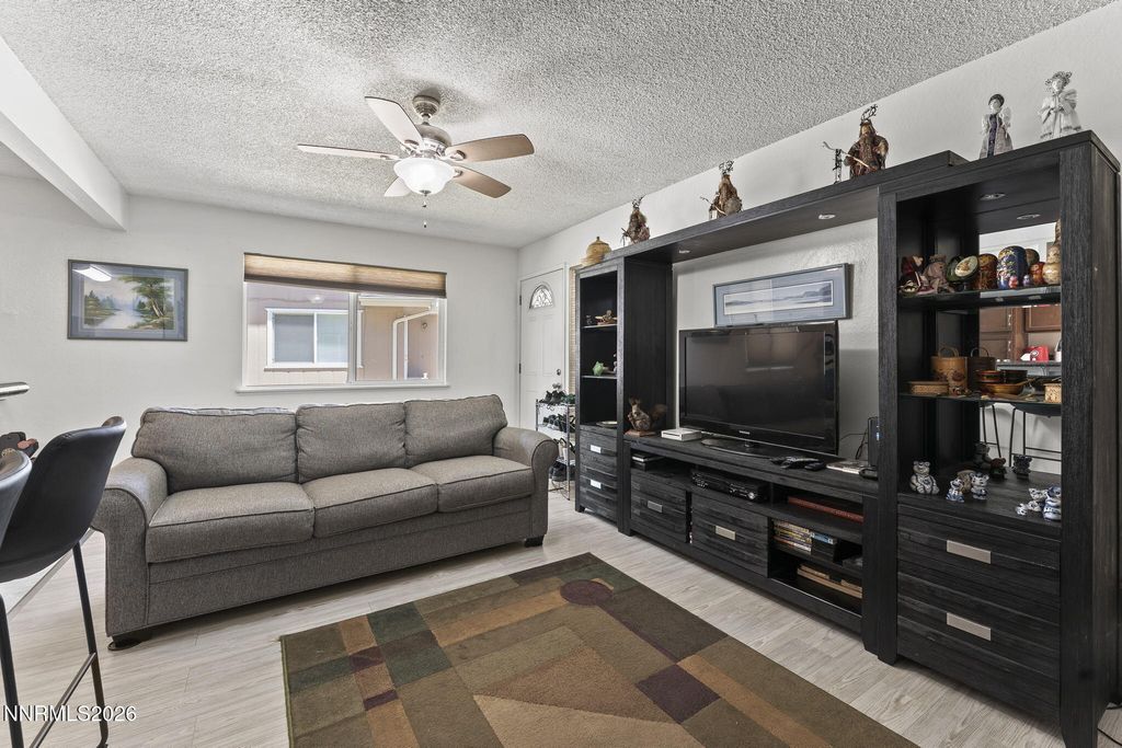 Image 2 of property listing at 661 Oakwood Drive APT 3, Sparks, NV 89431