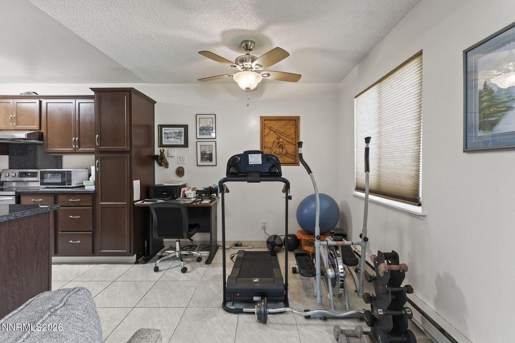 Image 8 of property listing at 661 Oakwood Drive APT 3, Sparks, NV 89431