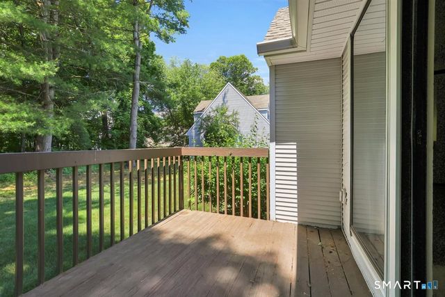 25 Locust Lane 25, Farmington, CT 06032