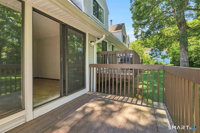 25 Locust Lane 25, Farmington, CT 06032