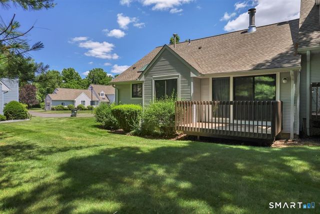 25 Locust Lane 25, Farmington, CT 06032