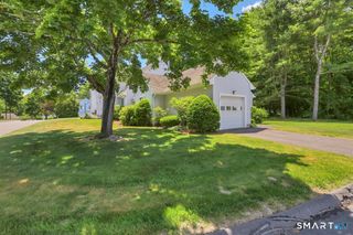 25 Locust Lane 25, Farmington, CT 06032