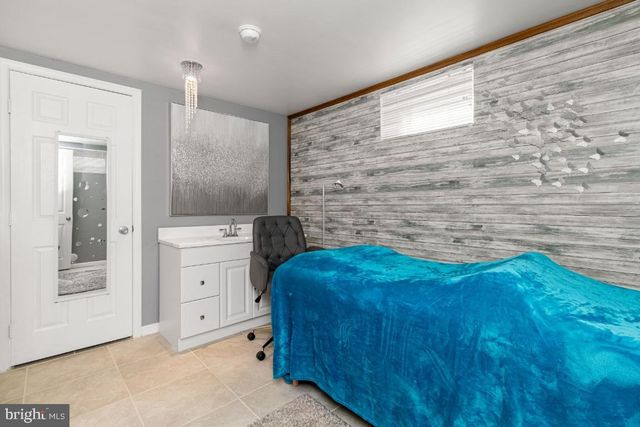 7211 BELTZ DR, District Heights, MD 20747