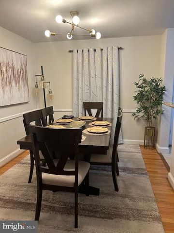 7211 BELTZ DR, District Heights, MD 20747