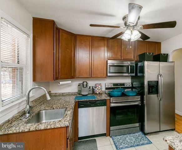 7211 BELTZ DR, District Heights, MD 20747