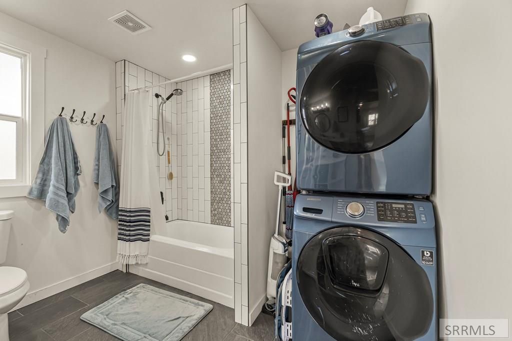 Image 13 of property listing at 537 1st W, Ririe, ID 83443