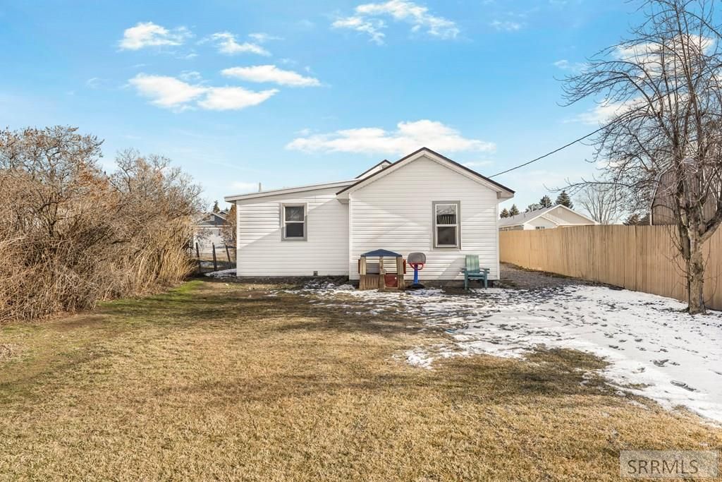 Image 17 of property listing at 537 1st W, Ririe, ID 83443