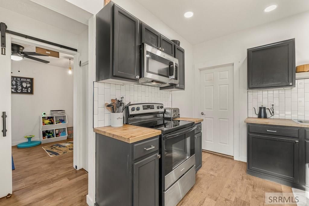 Image 7 of property listing at 537 1st W, Ririe, ID 83443