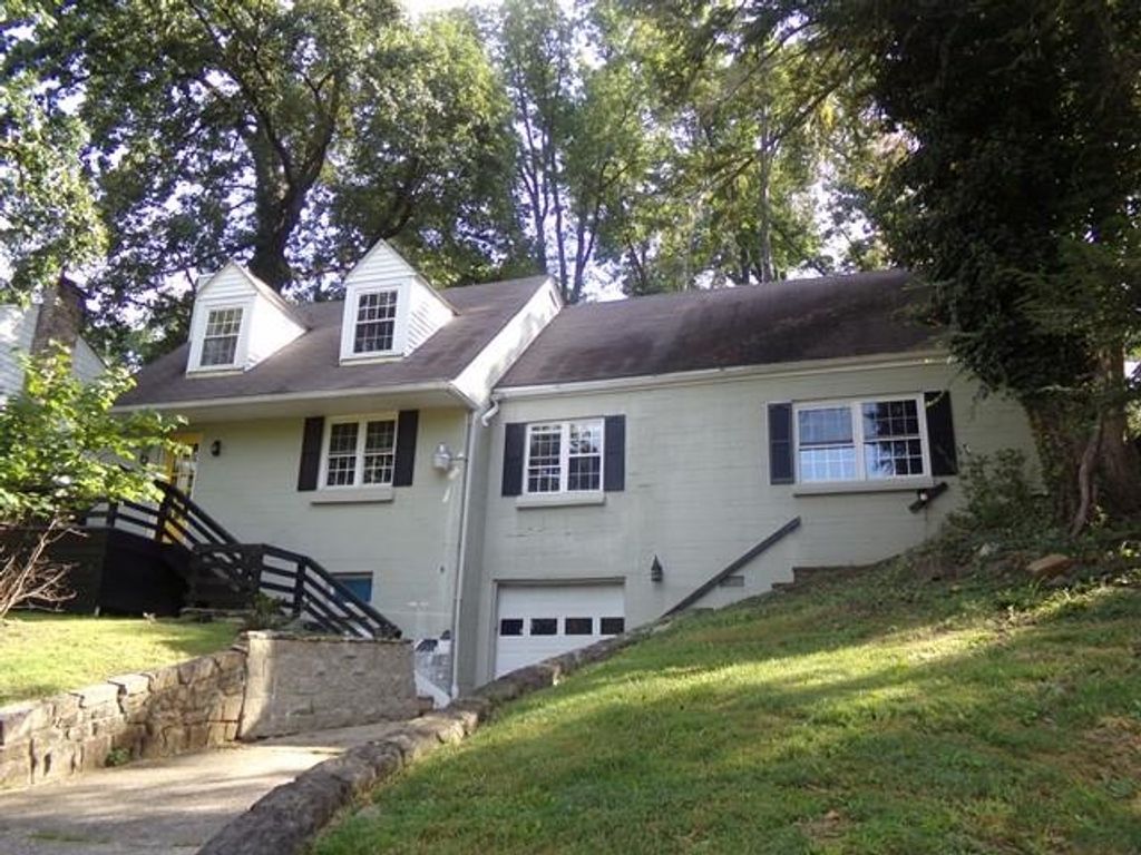 64 Marne Road, Huntington, WV 25705
