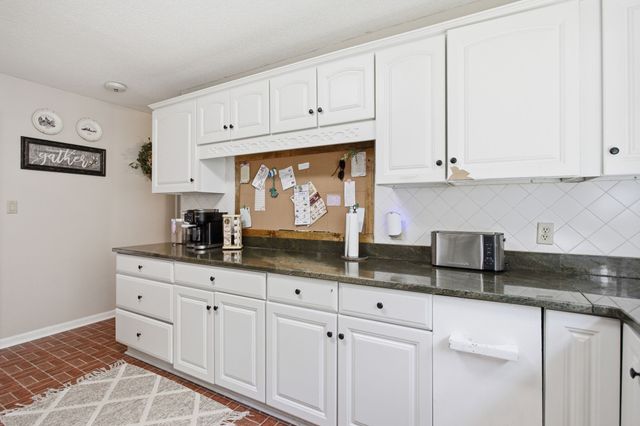 1330 Chippendale Circle, Columbia, TN 38401