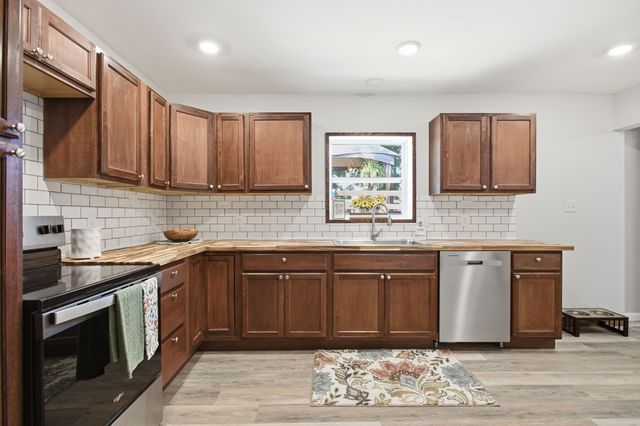 1330 Chippendale Circle, Columbia, TN 38401