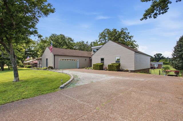1330 Chippendale Circle, Columbia, TN 38401