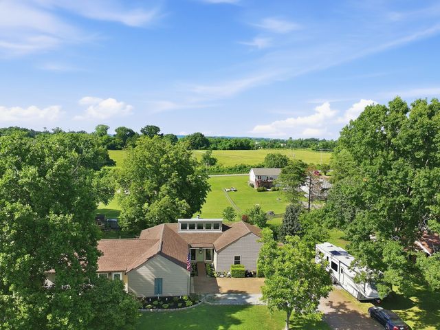 1330 Chippendale Circle, Columbia, TN 38401