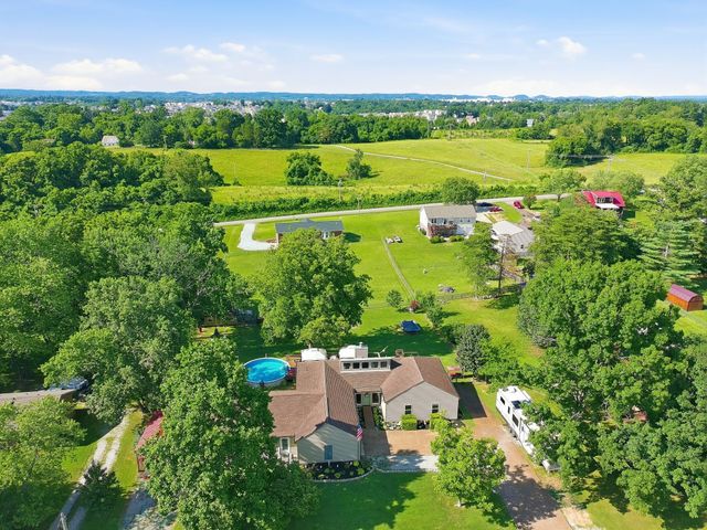 1330 Chippendale Circle, Columbia, TN 38401