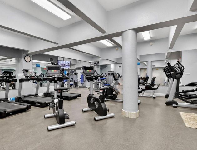 1890 S Ocean Drive 702, Hallandale Beach, FL 33009