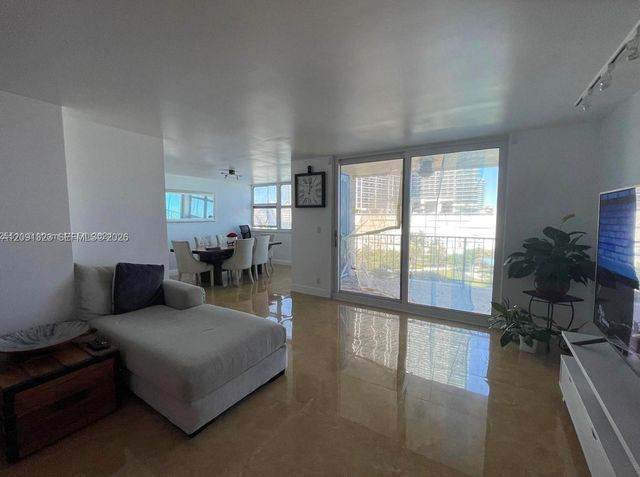 1890 S Ocean Drive 702, Hallandale Beach, FL 33009